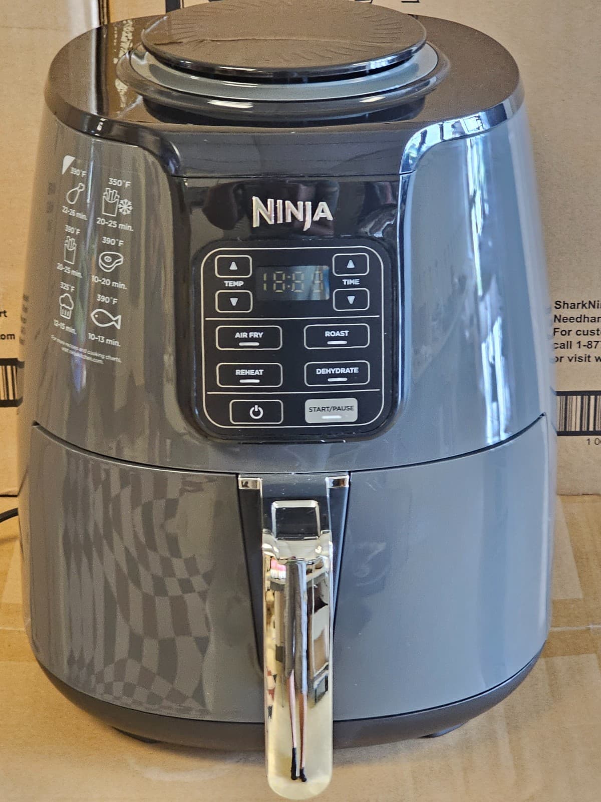 NIB - Ninja 4 qt Basket Air Fryer Digital Controls for Dehydrate Roast Dark Gray
